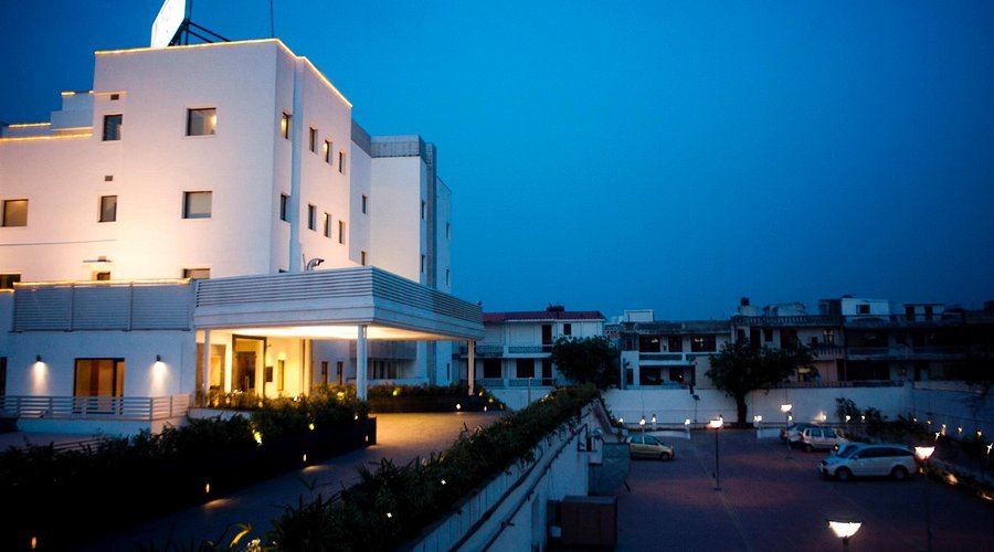 Vibe By The Lalit Traveller
